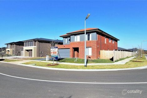 Property photo of 18 Constellation Circuit Truganina VIC 3029