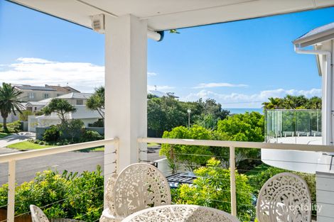 Property photo of 11 Wavecrest Drive Castaways Beach QLD 4567