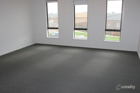 Property photo of 31 Latitude Promenade Truganina VIC 3029