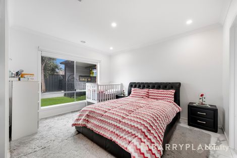 Property photo of 1 Hidden Valley Drive Tarneit VIC 3029