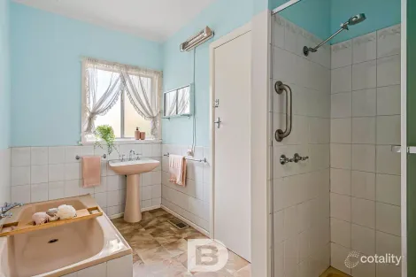 Property photo of 168 High Street Woodend VIC 3442