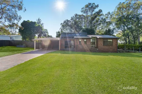 Property photo of 19 Voyager Drive Karalee QLD 4306