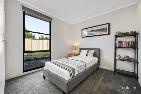 Property photo of 10 Midas Court Meadow Heights VIC 3048