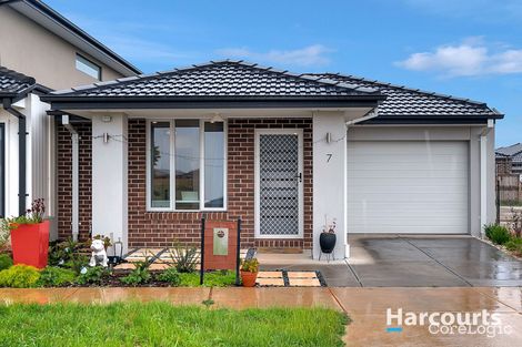 Property photo of 7 Hadlee Street Rockbank VIC 3335