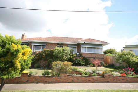 17 Royal Cres, Hamlyn Heights, VIC 3215