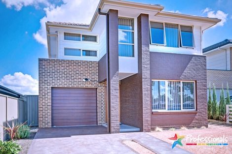 Property photo of 33 Illoura Way Jordan Springs NSW 2747