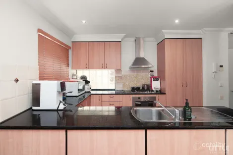 Property photo of 4/136 Central Avenue Indooroopilly QLD 4068