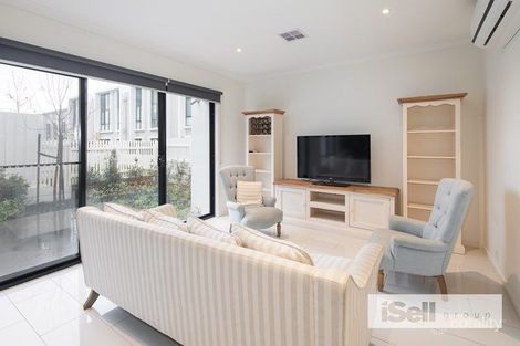 Property photo of 8 Talara Close Springvale VIC 3171