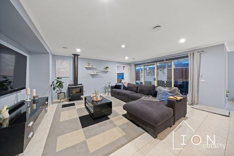 Property photo of 9 Firestone Green Cranbourne VIC 3977