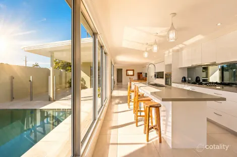 Property photo of 27 Dawn Parade Miami QLD 4220