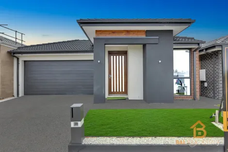 52 Bluebottle Pde, Rockbank, VIC 3335