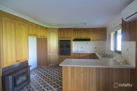 Property photo of 301 Thompson Road Drouin South VIC 3818