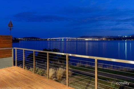 2/1 Ambleside, Lindisfarne, TAS 7015