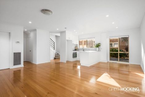 Property photo of 2/100-102 Warrigal Road Parkdale VIC 3195