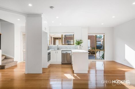 Property photo of 2/100-102 Warrigal Road Parkdale VIC 3195