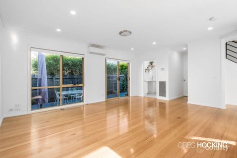 Property photo of 2/100-102 Warrigal Road Parkdale VIC 3195