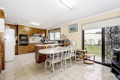 Property photo of 4 Taradale Court Meadow Heights VIC 3048