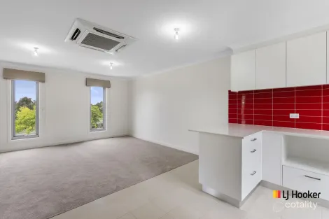 Property photo of 2 Donald Horne Circuit Franklin ACT 2913