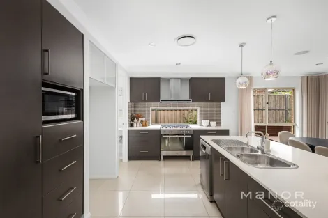 Property photo of 34 Hadley Circuit Beaumont Hills NSW 2155