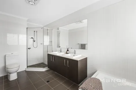 Property photo of 34 Hadley Circuit Beaumont Hills NSW 2155