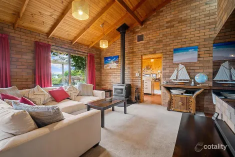24 Napier St, Beauty Point, TAS 7270