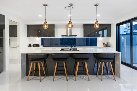 Property photo of 70 North View Street Hope Island QLD 4212