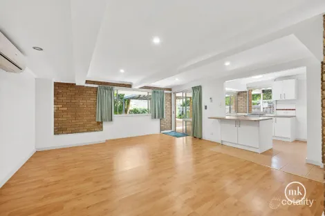 33 Buena Vista Dr, Montmorency, VIC 3094