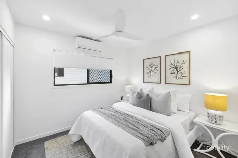 Property photo of 10 Reflection Crescent Birtinya QLD 4575