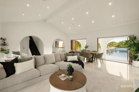 Property photo of 7 Pacific Boulevard Broadbeach Waters QLD 4218