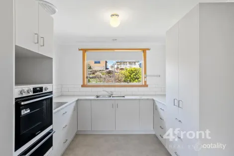 Property photo of 3/3 Hayward Street Penguin TAS 7316