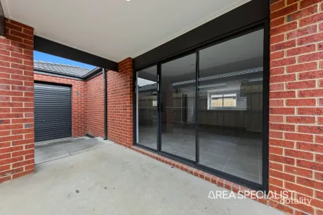 Property photo of 36 Trefella Rise Drouin VIC 3818