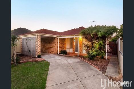 Property photo of 21 Luderick Grove Warnbro WA 6169