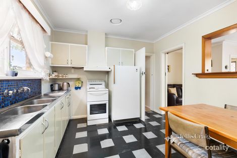 Property photo of 7 Mandowie Road Glen Waverley VIC 3150