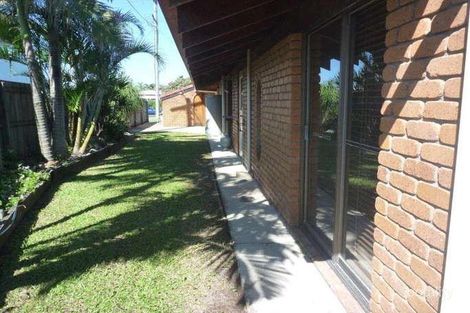 Property photo of 10 Point Cartwright Drive Buddina QLD 4575