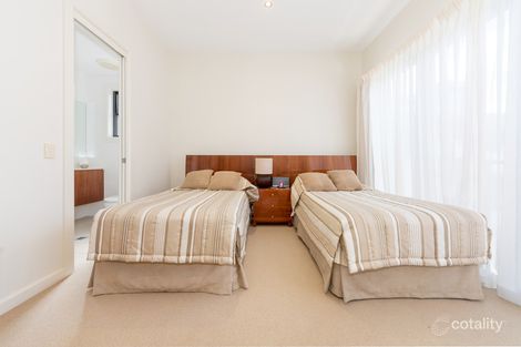 Property photo of 2212 The Parkway Hope Island QLD 4212