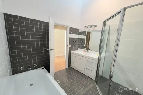 Property photo of 3/24-28 Bowada Street Bomaderry NSW 2541