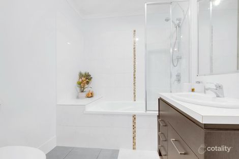 Property photo of 8/9 Cockatoo Drive New Auckland QLD 4680