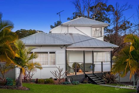 4 Edgewater Ave, Green Point, NSW 2251