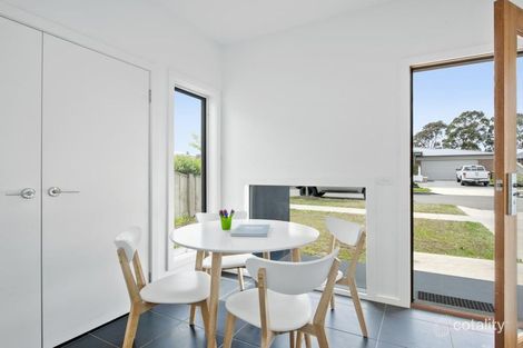 Property photo of 9 Regal Drive Alfredton VIC 3350