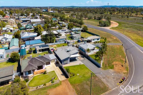 Property photo of 48 Mirrool Avenue Yenda NSW 2681