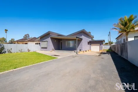 Property photo of 48 Mirrool Avenue Yenda NSW 2681