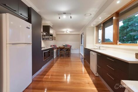 Property photo of 8 Oak Grove Langwarrin VIC 3910