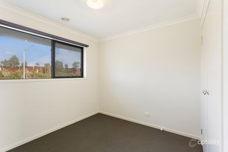 Property photo of 57 Beatrix Circuit Officer VIC 3809