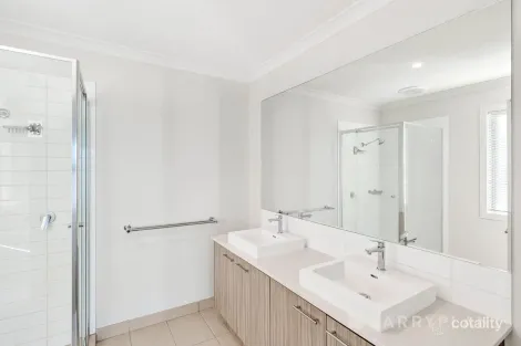 Property photo of 13 Blazon Drive Tarneit VIC 3029