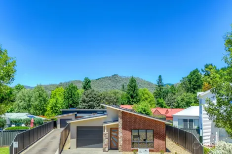 Property photo of 48A Mountain Mist Drive Bright VIC 3741