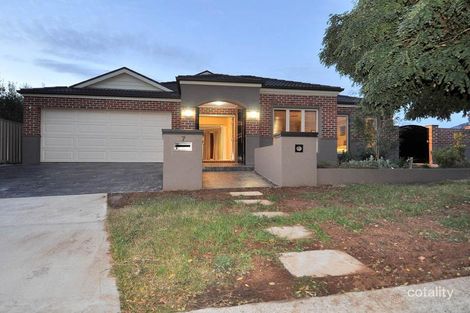 Property photo of 7 Clonandra Lane Caroline Springs VIC 3023