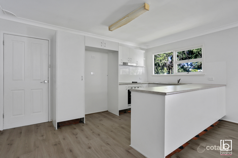 Property photo of 24 Noela Place Budgewoi NSW 2262