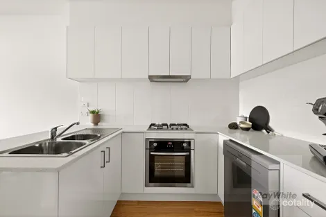 Property photo of 37 Pullyblank Parade Bundoora VIC 3083