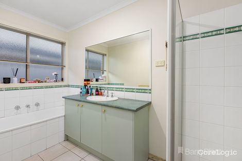 Property photo of 57 Oaklands Way Pakenham VIC 3810