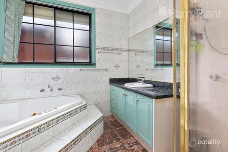 22 Feldspar Cl, St Albans, VIC 3021
